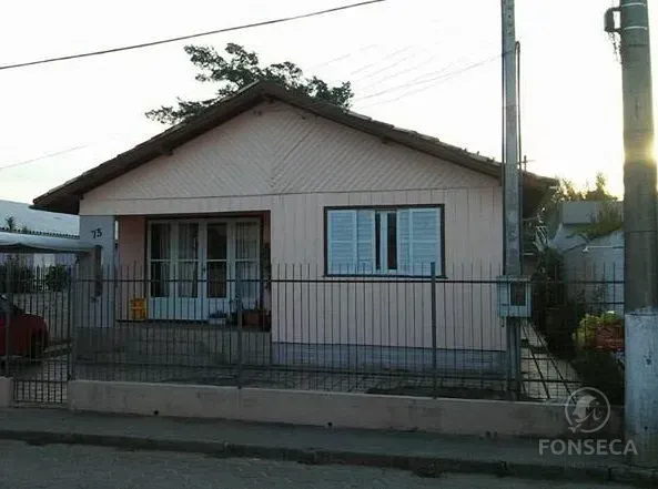 Casa à venda em Magalhães