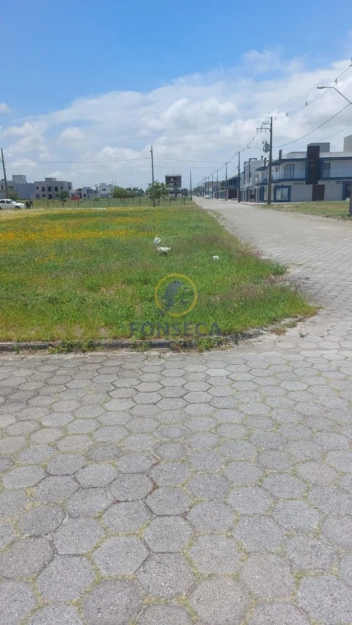 Terreno de Esquina frente Lagoa