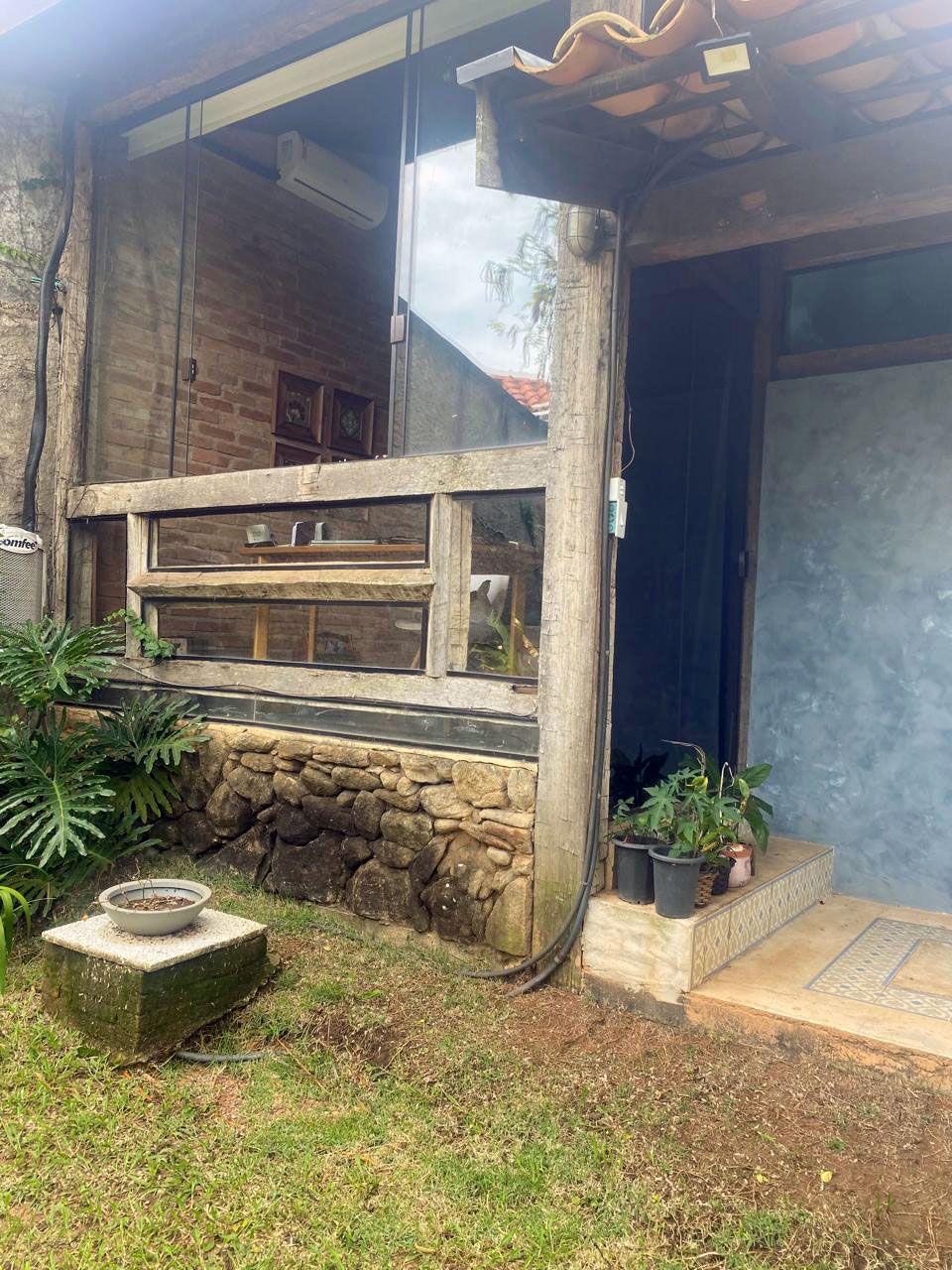 Casa de Condomínio à venda com 1 quarto, 140m² - Foto 3