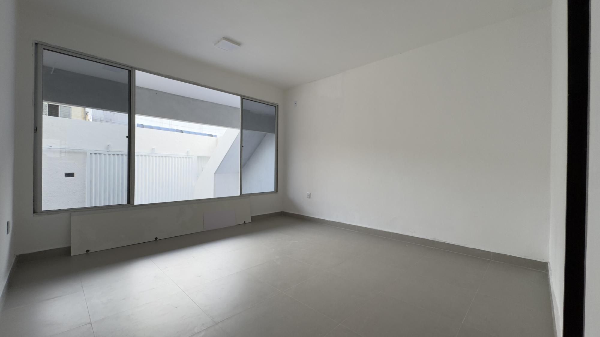 Casa à venda com 6 quartos, 278m² - Foto 8