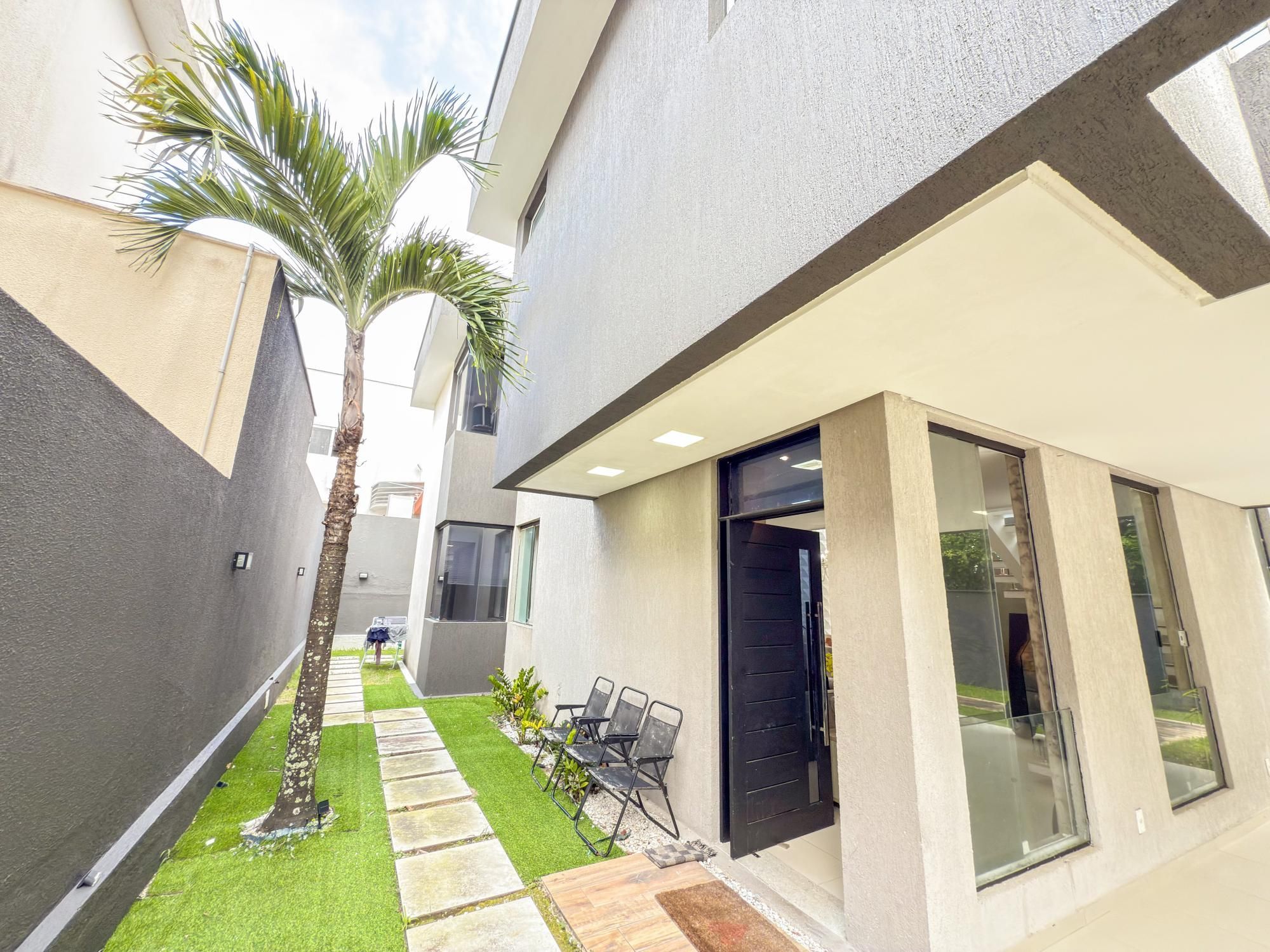 Casa de Condomínio à venda com 5 quartos, 317m² - Foto 3