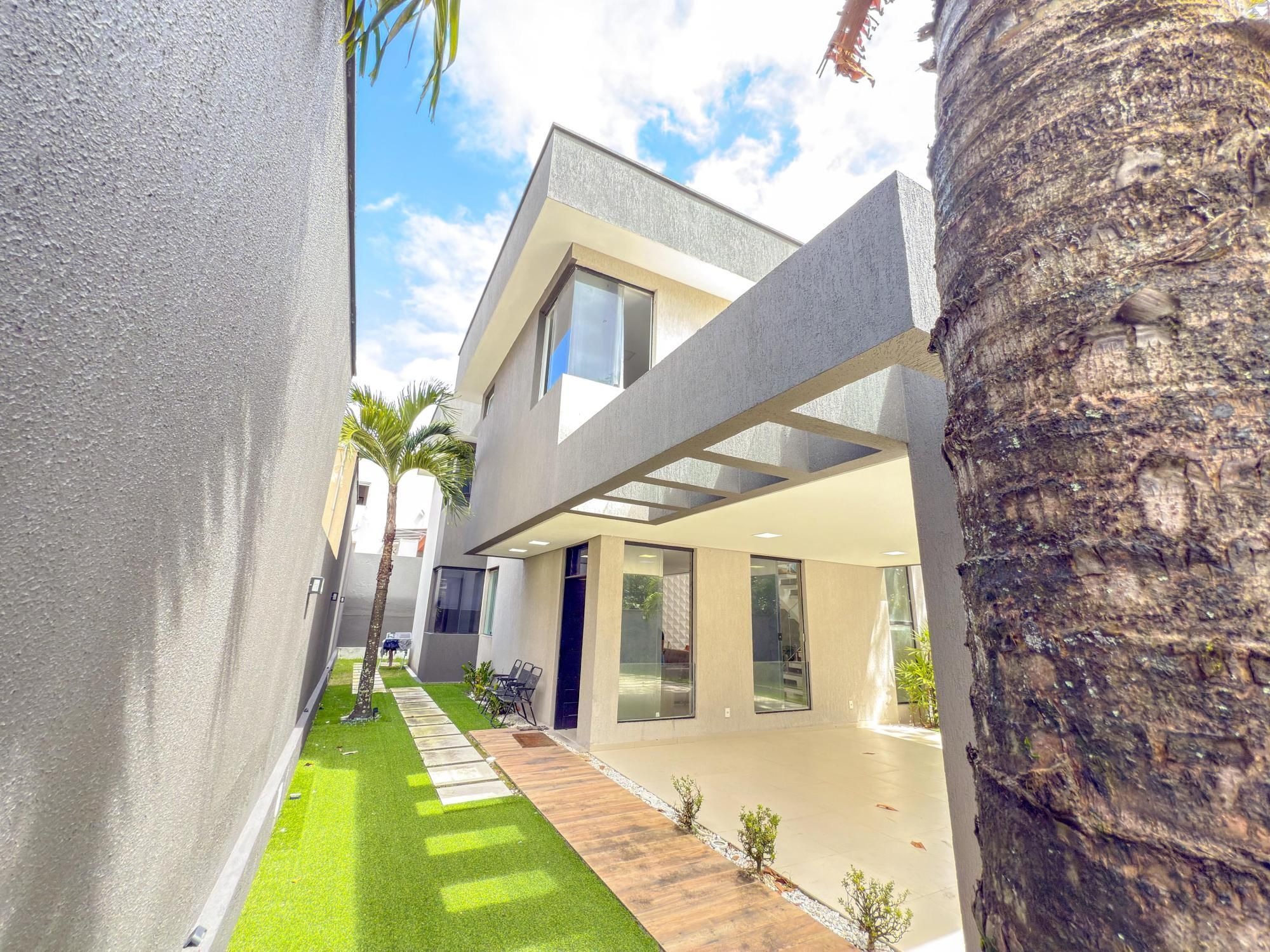 Casa de Condomínio à venda com 5 quartos, 317m² - Foto 2