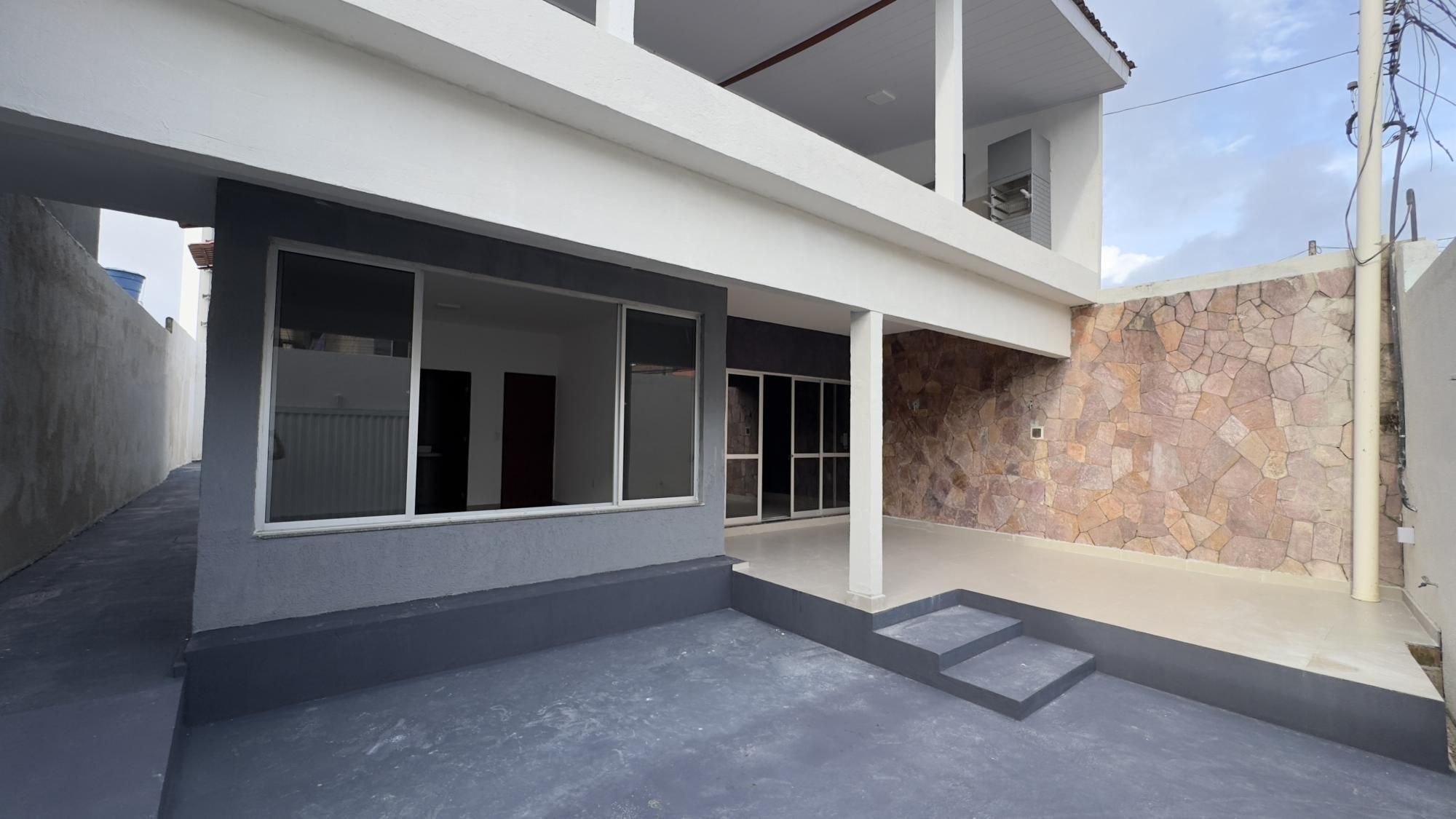 Casa à venda com 6 quartos, 278m² - Foto 2