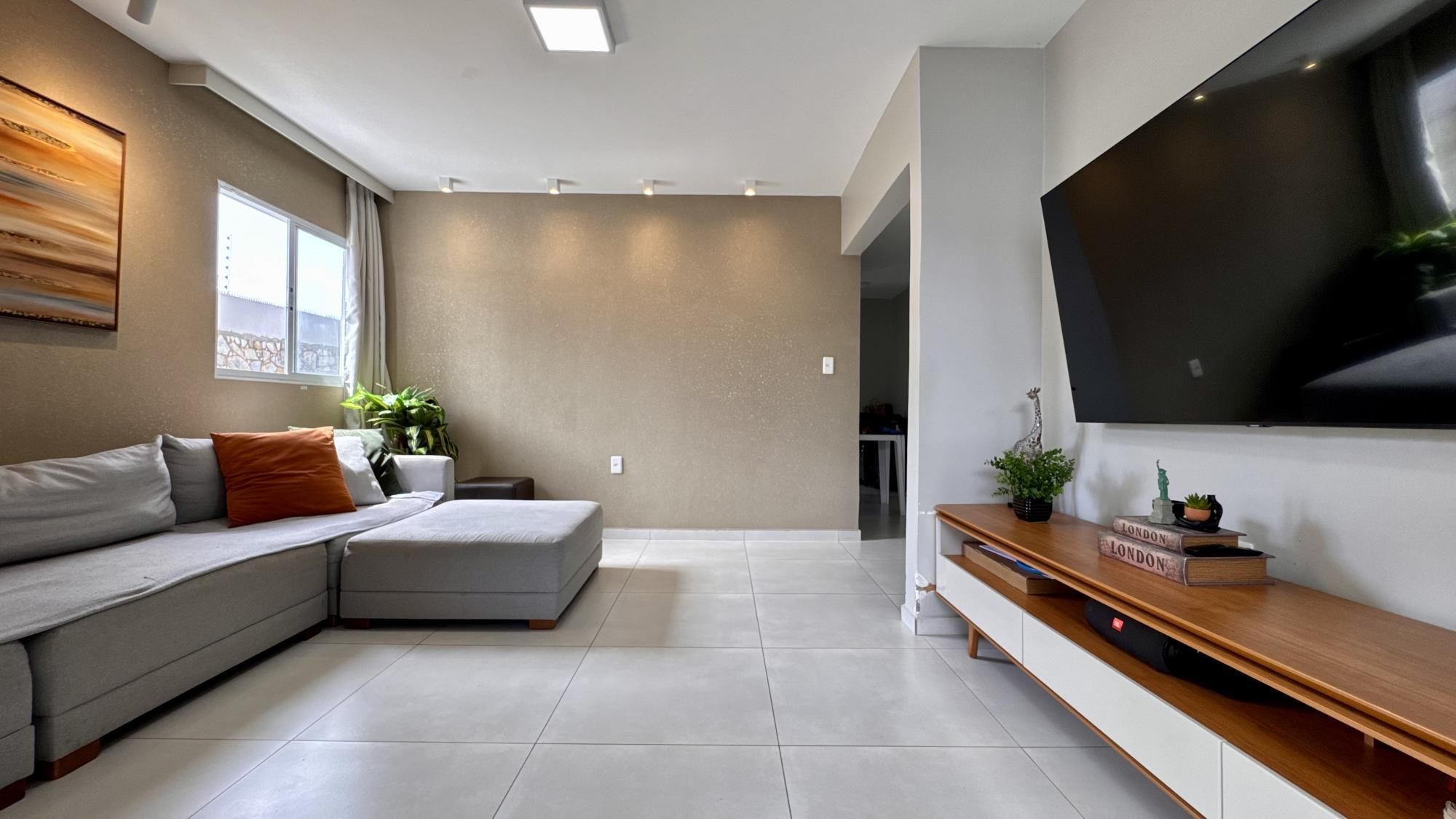 Casa, 6 quartos, 230 m² - Foto 1