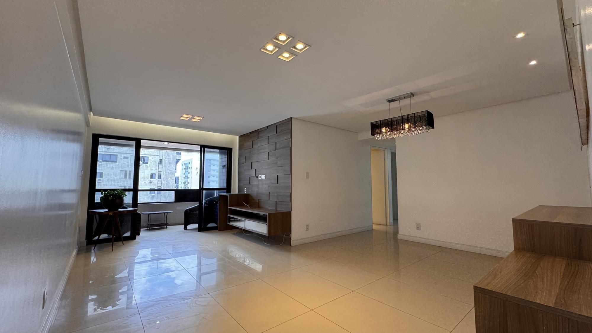 Apartamento à venda com 3 quartos, 105m² - Foto 2