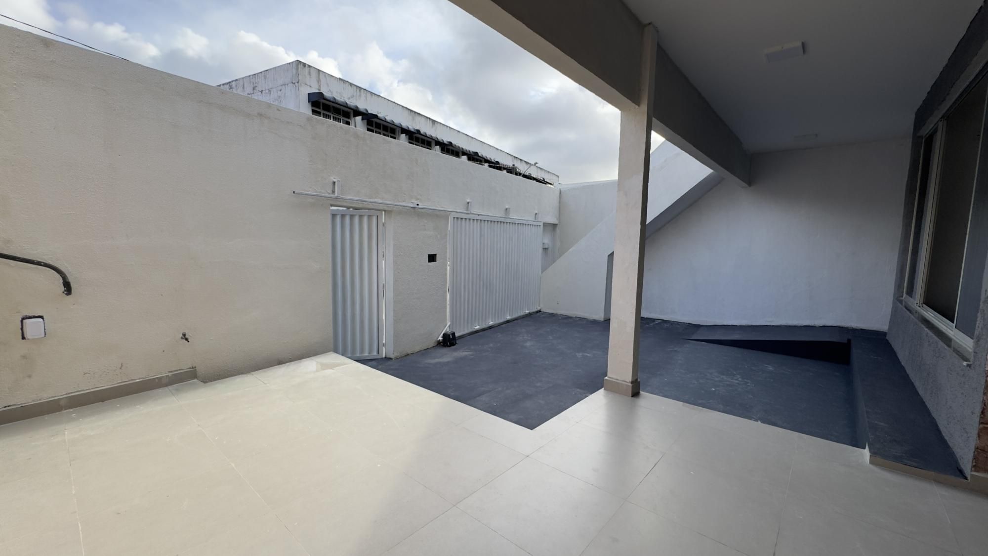 Casa à venda com 6 quartos, 278m² - Foto 5