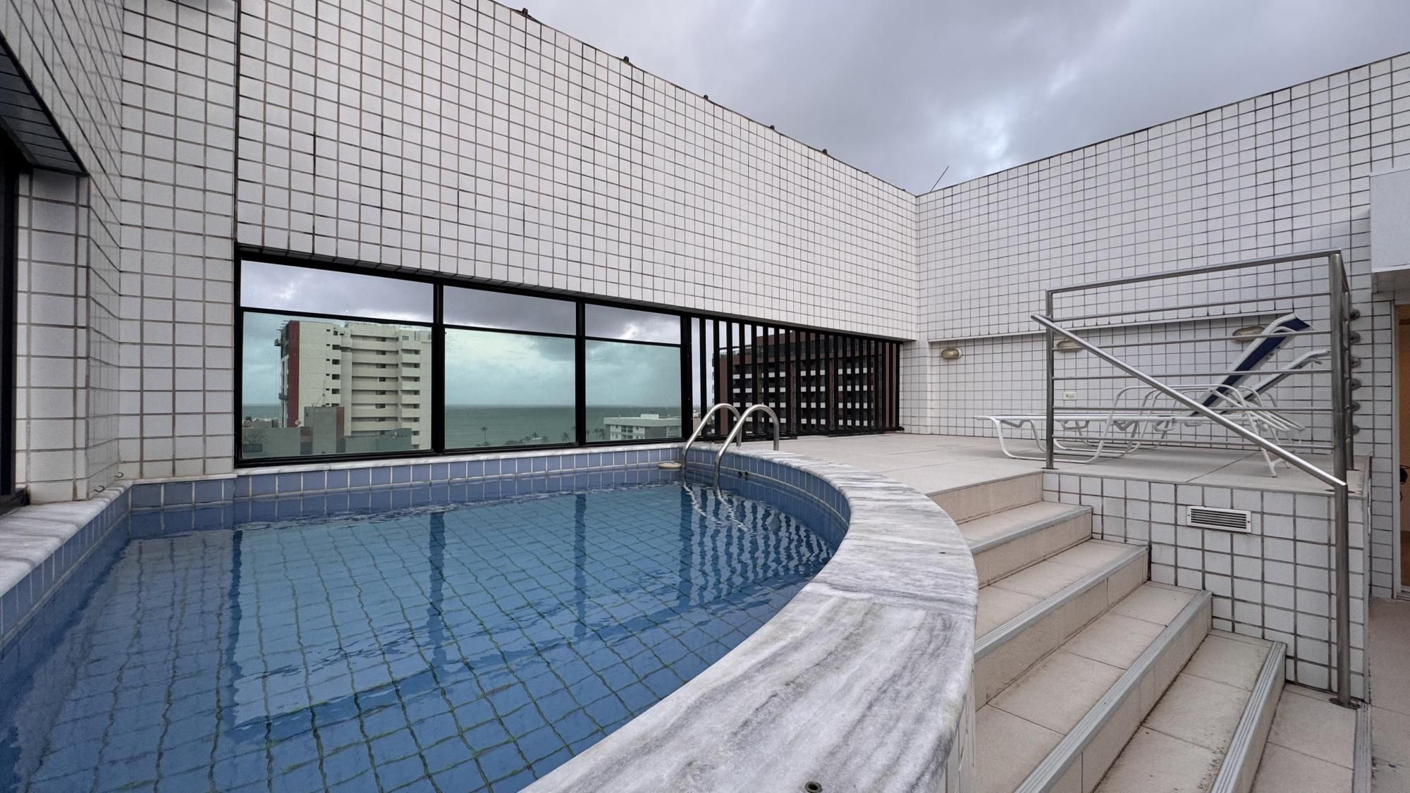 Apartamento à venda com 4 quartos, 194m² - Foto 4