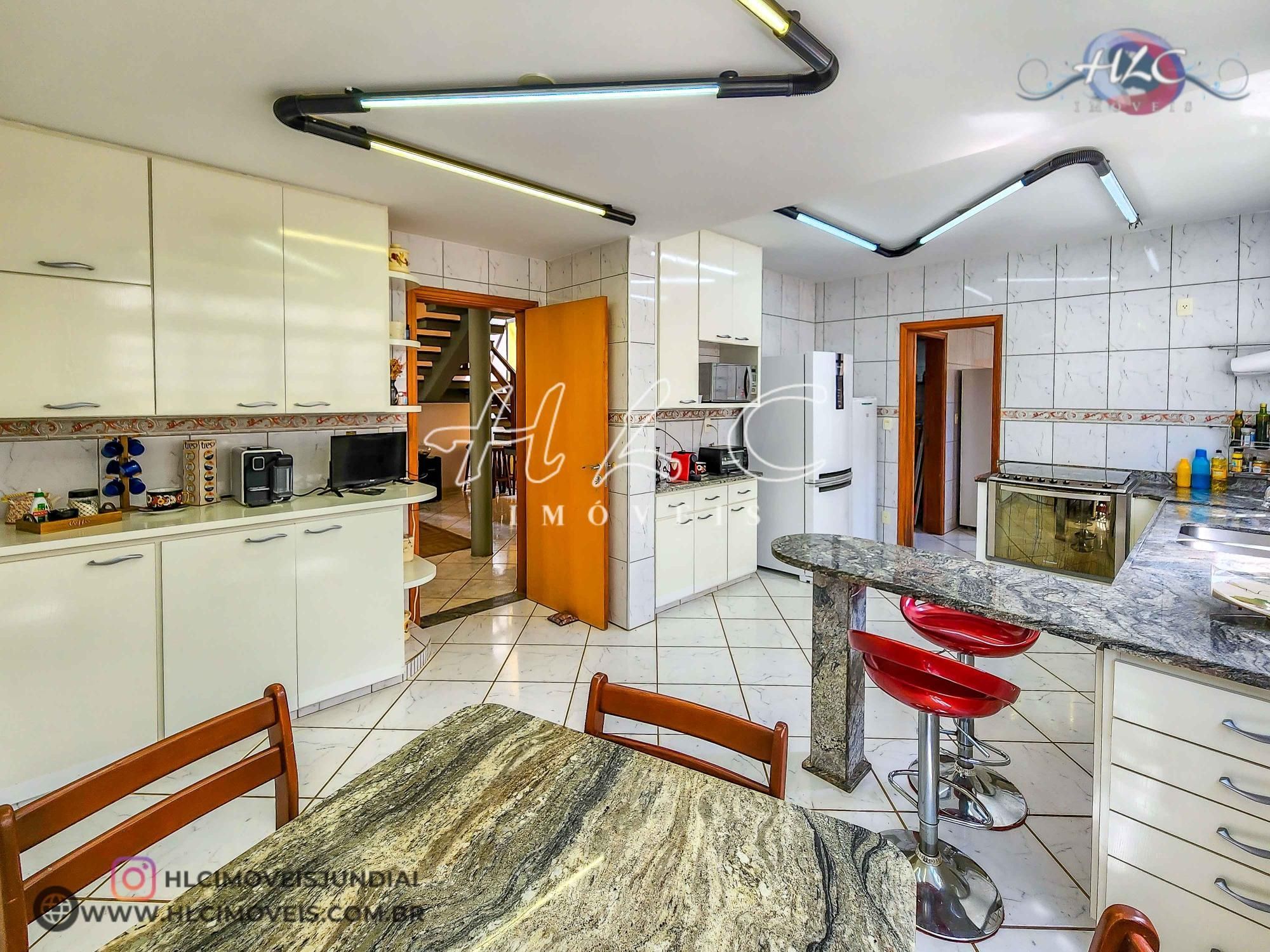 Casa à Venda 4 Quartos Jardim Santa Teresa Jundiaí Pé-Direito Duplo