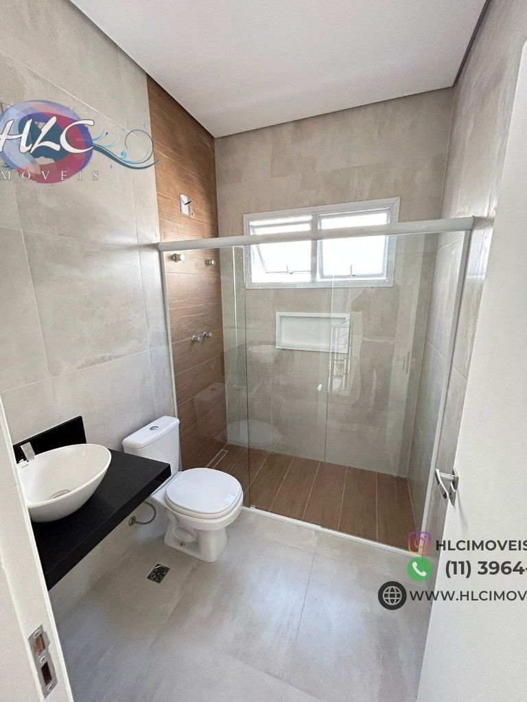Casa em Condomínio de Luxo em Jundiaí-SP, 3 quartos, 1 suíte, 3 banheiros, 2 vag