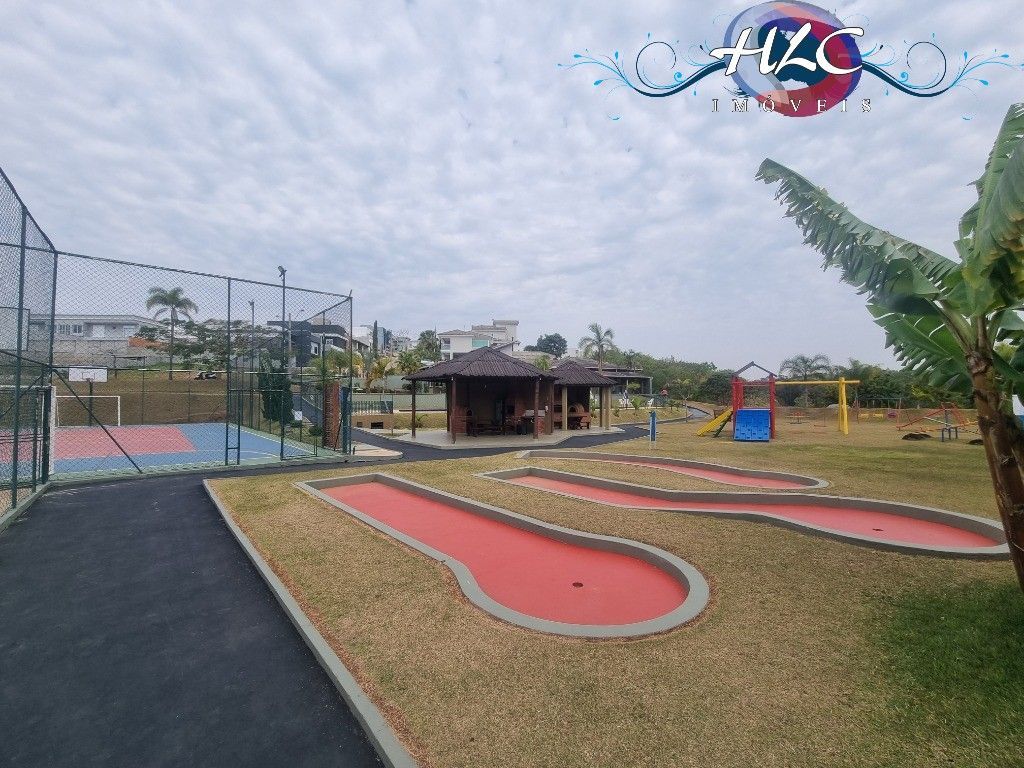 Casa espaçosa em condomínio com 3 dormitórios e área de lazer completa - Residen