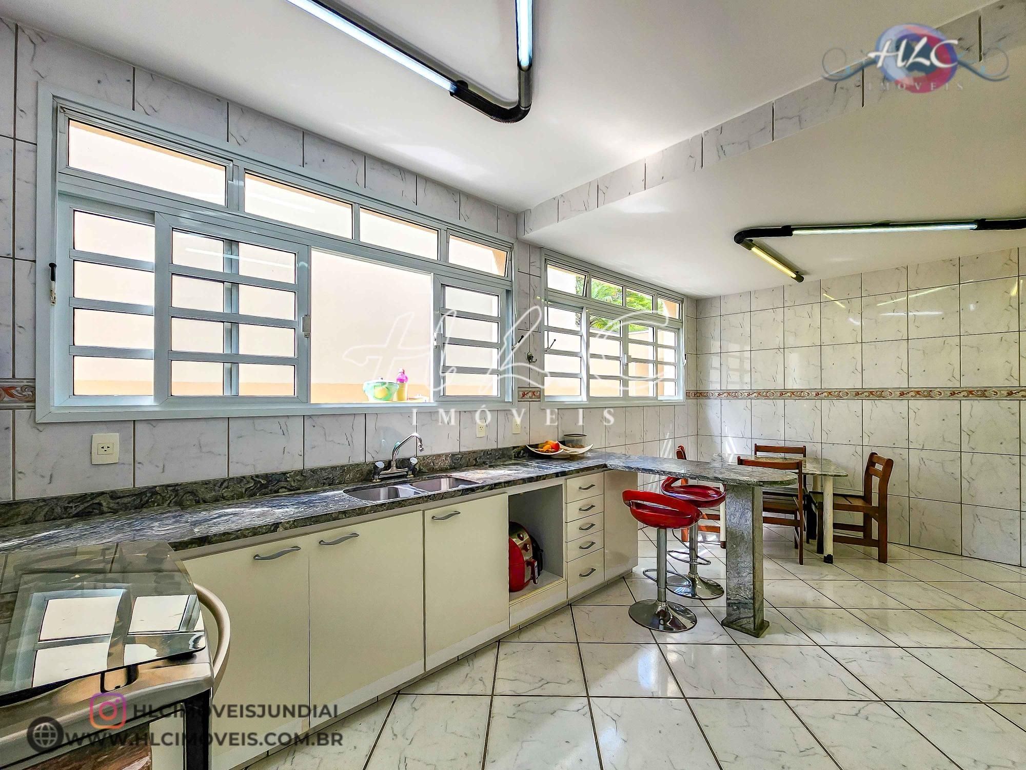 Casa à Venda 4 Quartos Jardim Santa Teresa Jundiaí Pé-Direito Duplo