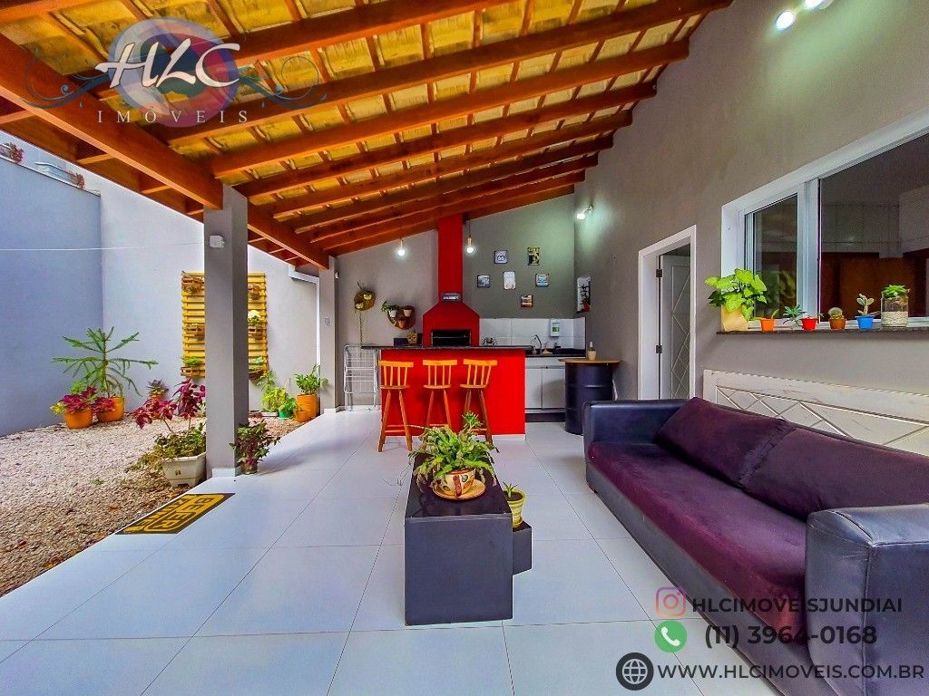 Descubra o Encanto: Casa de 3 dormitórios, sendo 1 suíte e 4 vagas de garagem, n