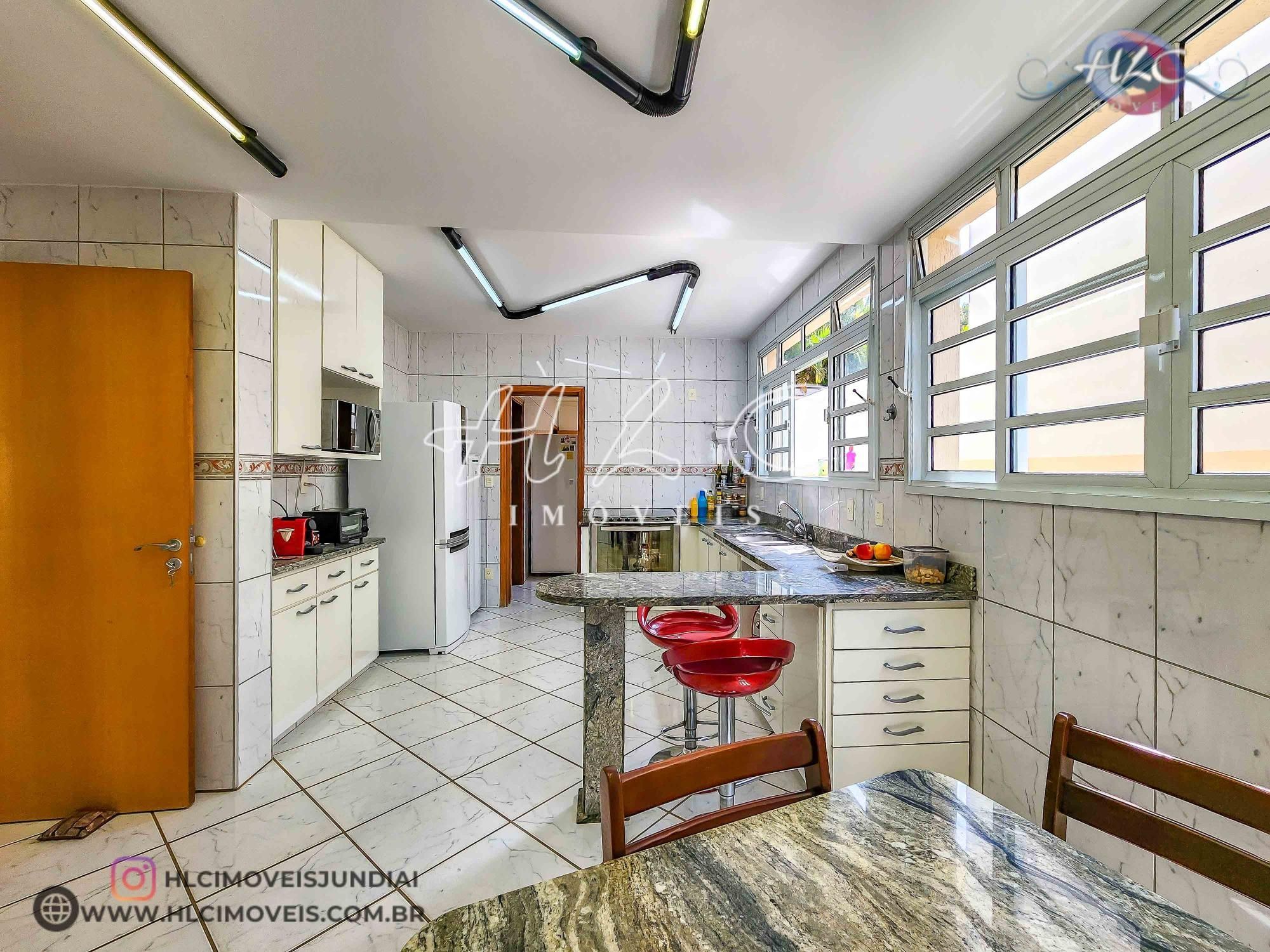 Casa à Venda 4 Quartos Jardim Santa Teresa Jundiaí Pé-Direito Duplo
