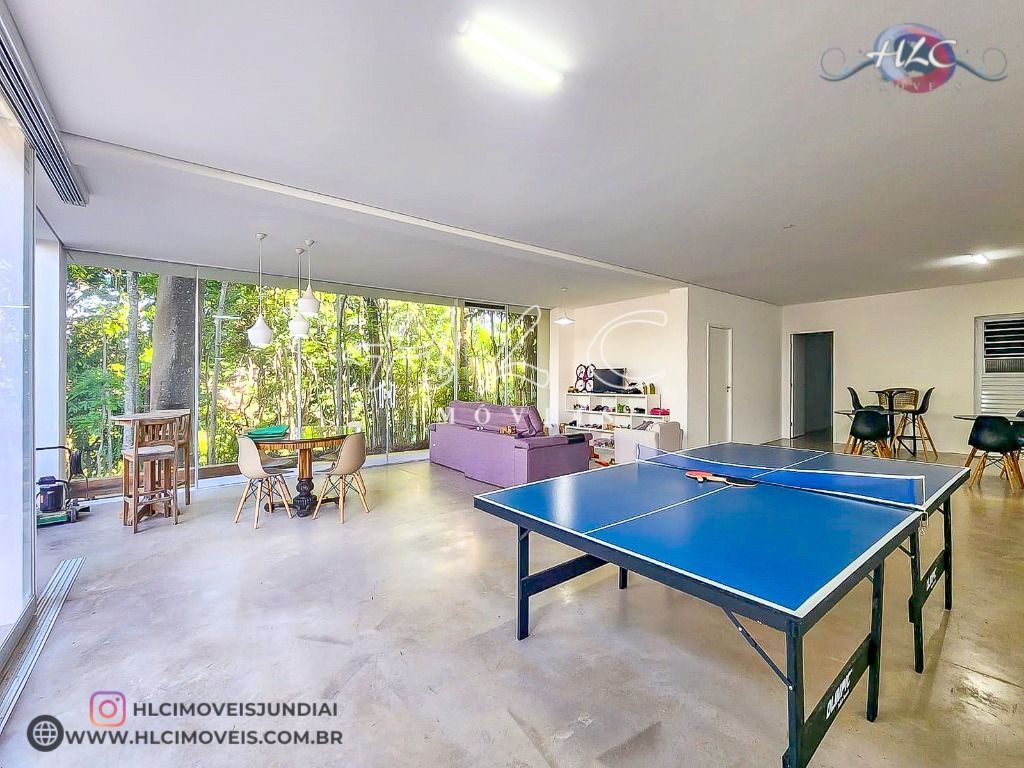 Linda residência com vista para a mata à venda no condomínio Terras de Santa Ter