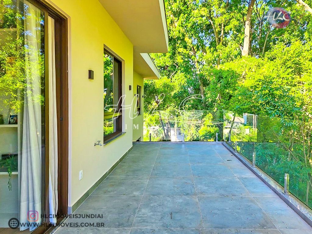 Linda residência com vista para a mata à venda no condomínio Terras de Santa Ter