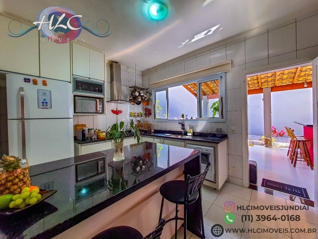 Descubra o Encanto: Casa de 3 dormitórios, sendo 1 suíte e 4 vagas de garagem, n
