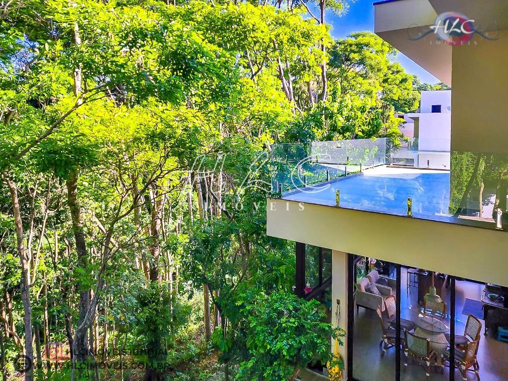 Linda residência com vista para a mata à venda no condomínio Terras de Santa Ter