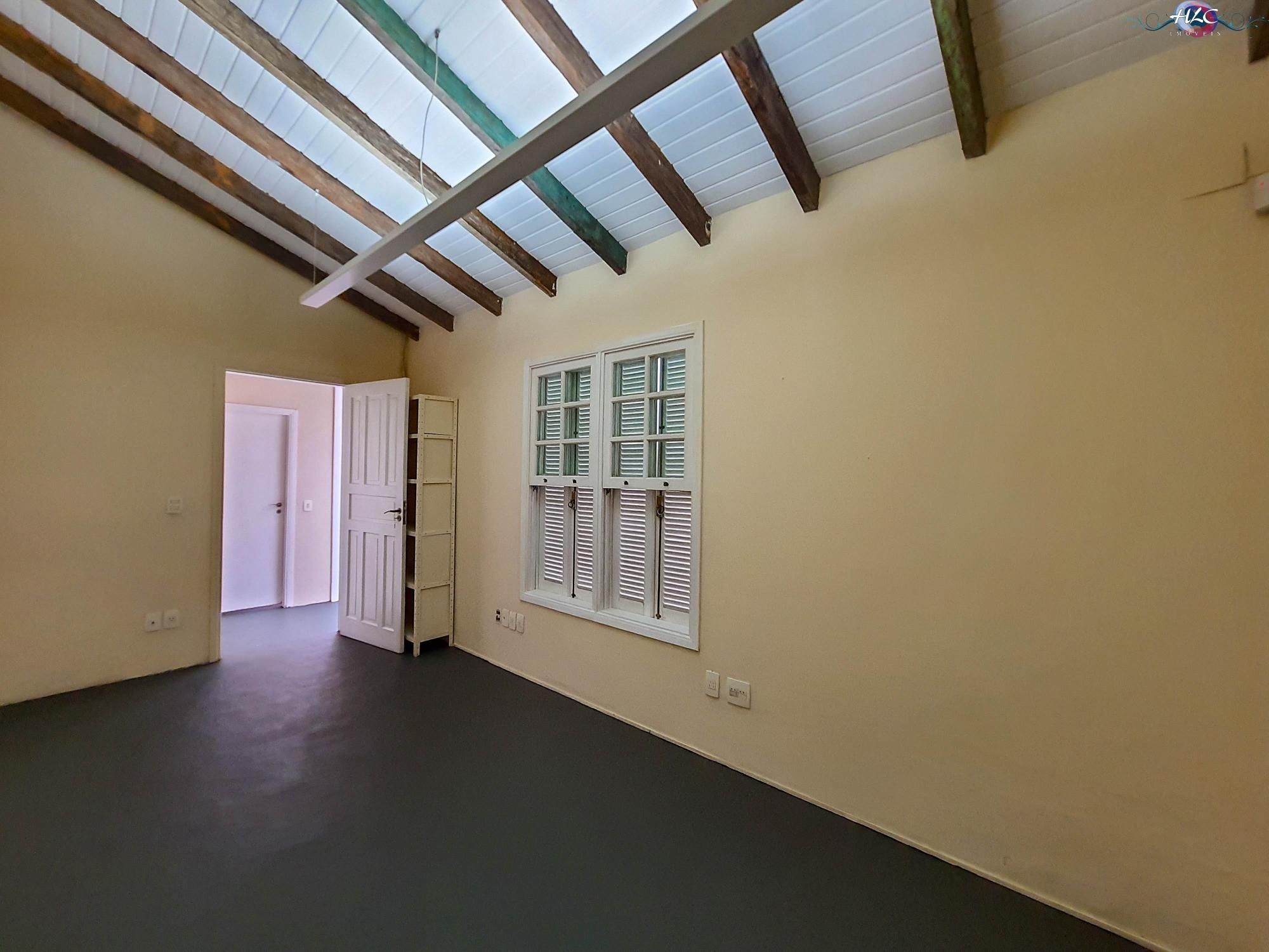 Casa para alugar com 2 quartos, 205m² - Foto 17