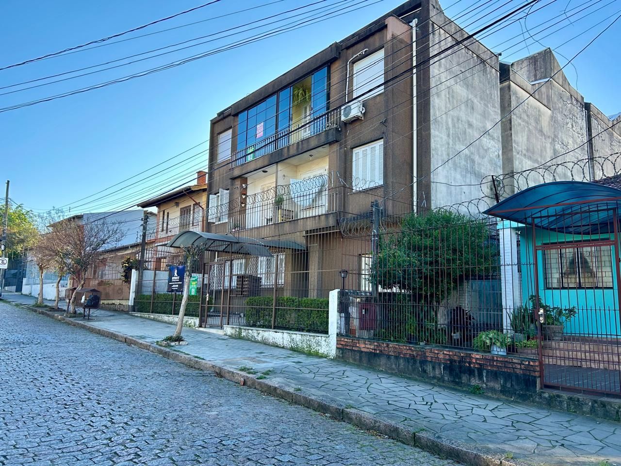 Apartamento 2 dormitórios próximo a Oscar Pereira