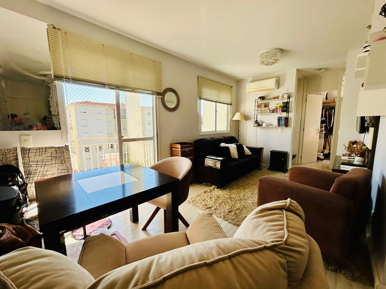 Apartamento semi mobiliado 2 dormitórios com sacada e vaga de garagem em condomínio com infra completa