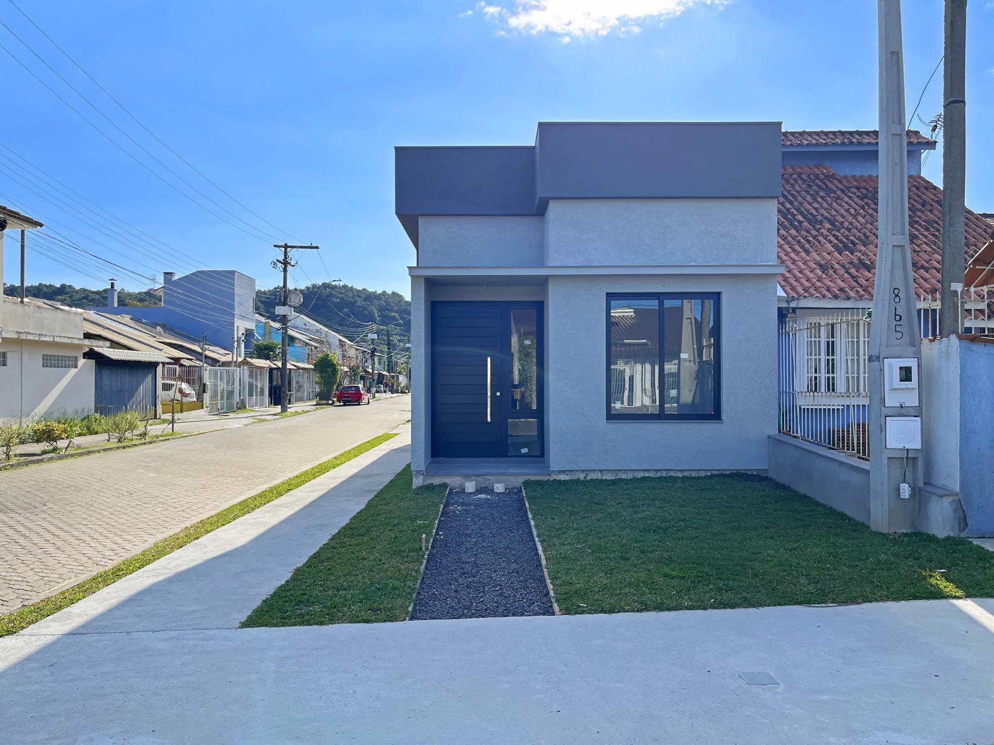 Belíssima Residência com 2 dormitórios, 2 vagas , cozinha mobiliada