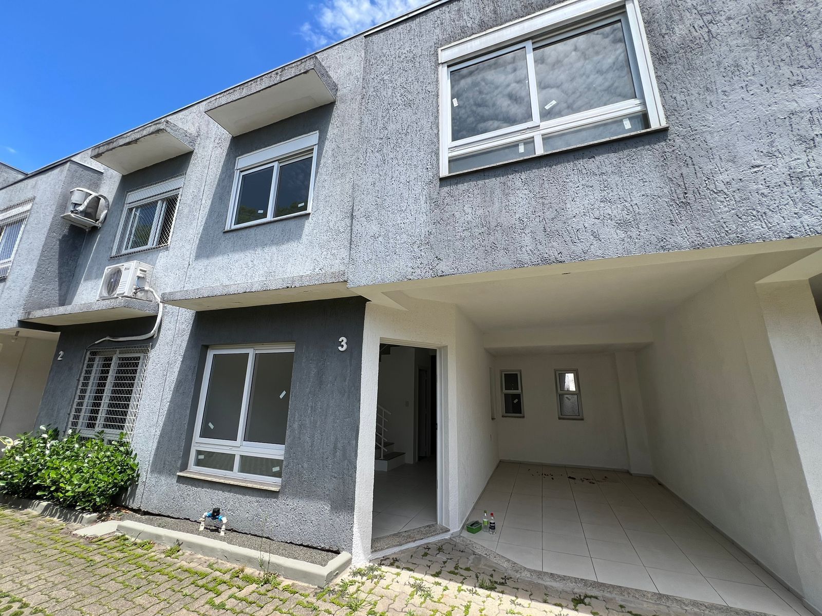 Casa em condomínio com 3 dormitórios.