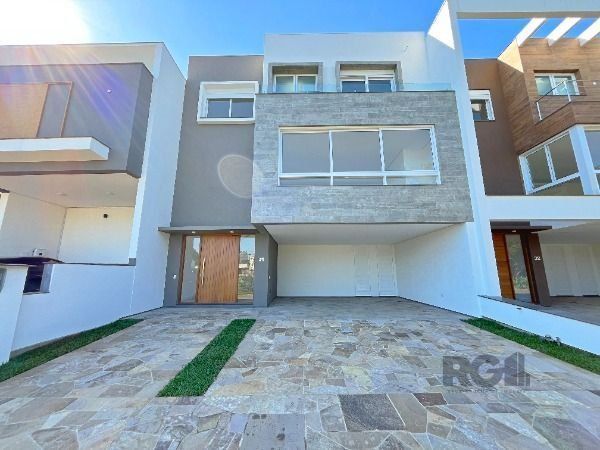 Casa Condominio em Porto Alegre, no bairro Hípica, com 3 dormitório(s), e 3 banh