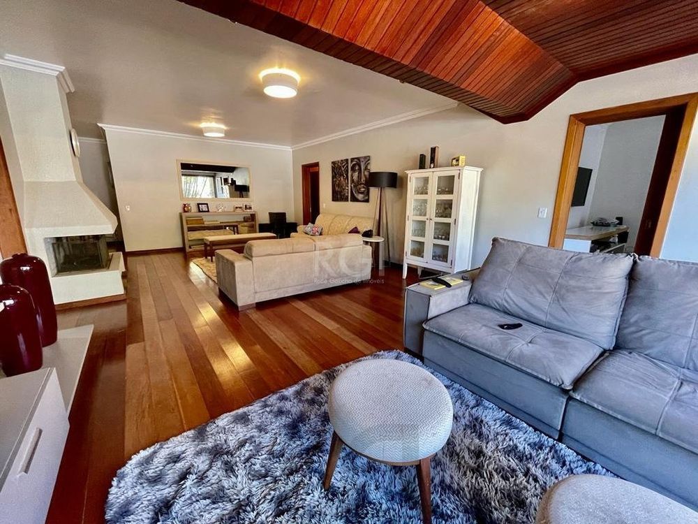 Casa de Condomínio 7 dormitórios no bairro Pedra Redonda