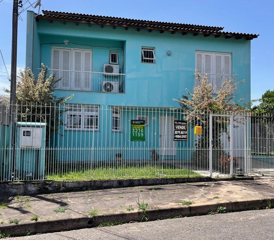 Residência com 4 Dormitório(s) Bairro Vila Nova