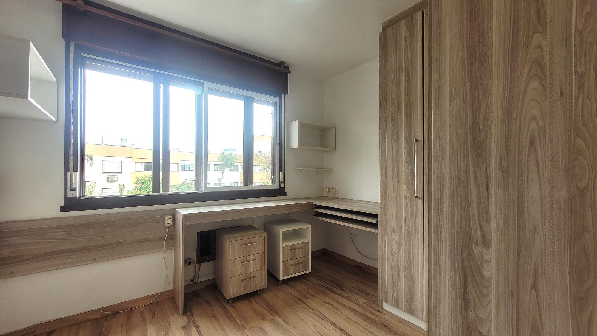 Excelente cobertura com 154m² de área privativa, 2 dormitórios e 1 vaga de garagem, localizada no bairro Menino Deus. — foto 3