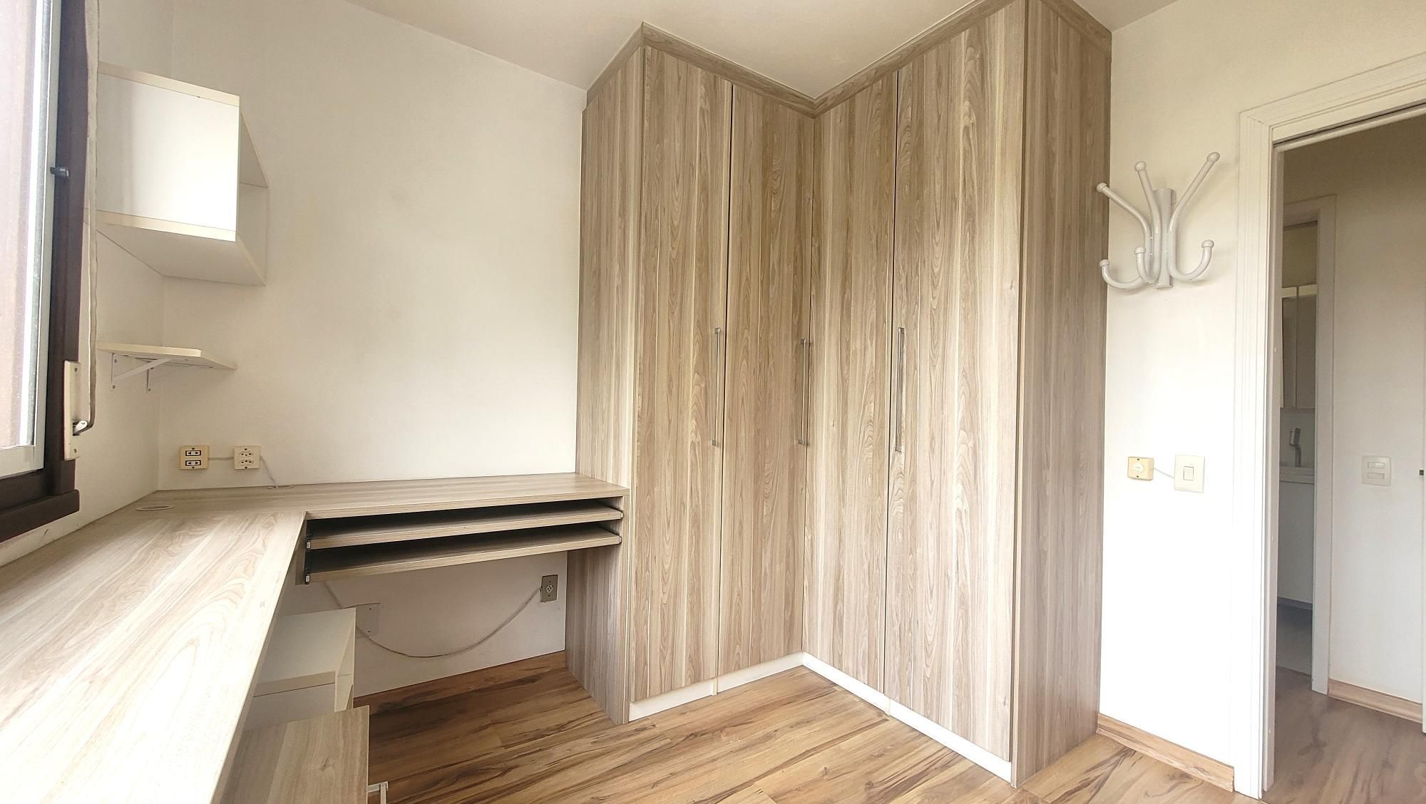 Excelente cobertura com 154m² de área privativa, 2 dormitórios e 1 vaga de garagem, localizada no bairro Menino Deus. — foto 4