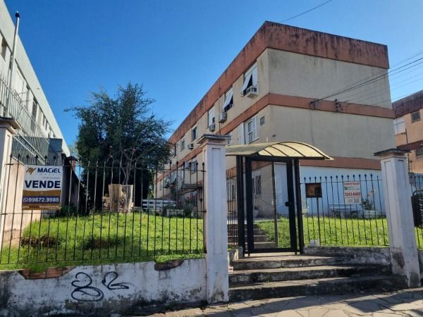 Apartamento em Porto Alegre, no bairro Cristal, com 3 dormitório(s), e 3 banheir
