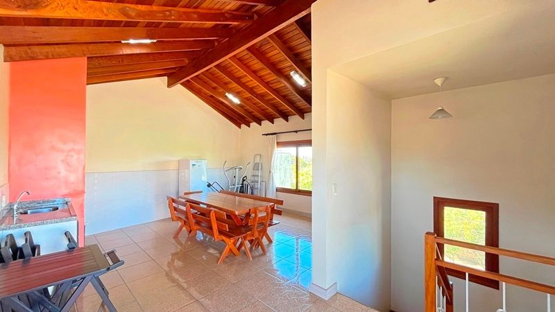 Sobrado 4 dormitórios à venda Camaquã Porto Alegre/RS