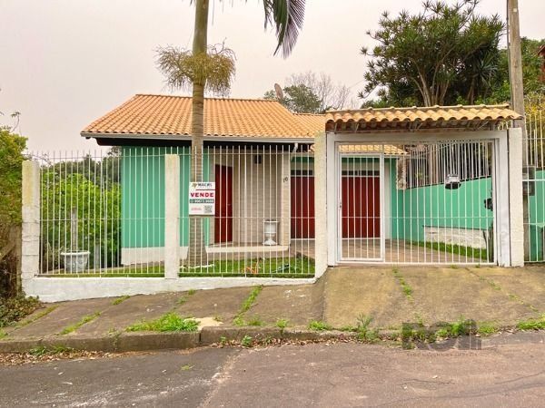 Casa em Porto Alegre, no bairro Vila Nova, com 2 dormitório(s), à venda.
