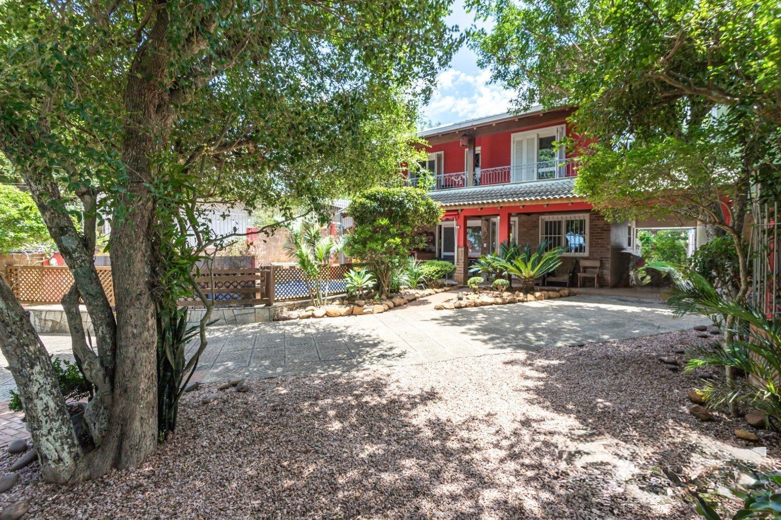 Casa, 4 dormitórios no bairro Vila Assunção em Porto Alegre para Comprar