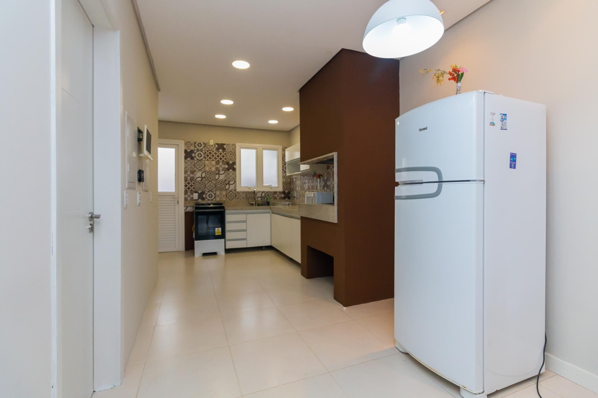 Hípica- sobrado com 4 dormitórios, sendo 1 no térreo, 155m², garagem fechada