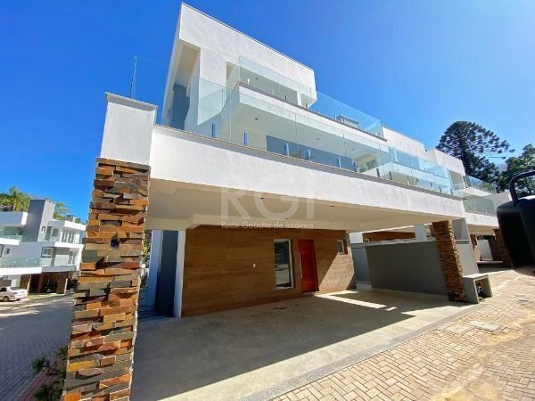 Casa Condominio para Venda - 364m², 3 dormitórios, sendo 3 suites, 2 vagas - Ped