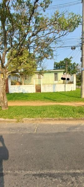Casa em Porto Alegre, no bairro Espírito Santo, com 2 dormitório(s), à venda.