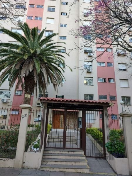 Apartamento em Porto Alegre, no bairro Jardim Sabará, com 3 dormitório(s), e 3 b