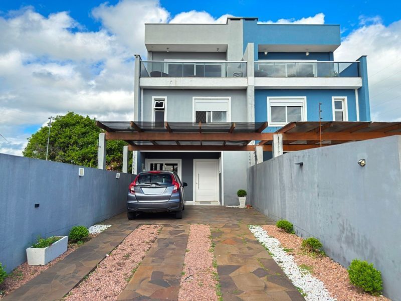 Casa com vista para o Rio e 3 dormitórios