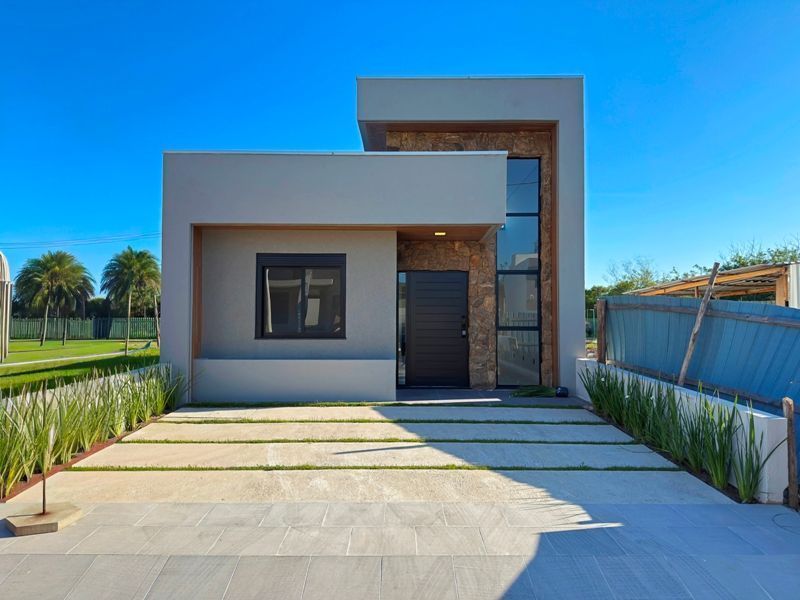 Espetacular Residência térrea com 3 dormitórios no bairro Hípica.