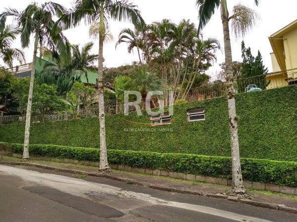 Casa para Venda - 741m², 5 dormitórios, sendo 3 suites, 9 vagas - Espirito Santo