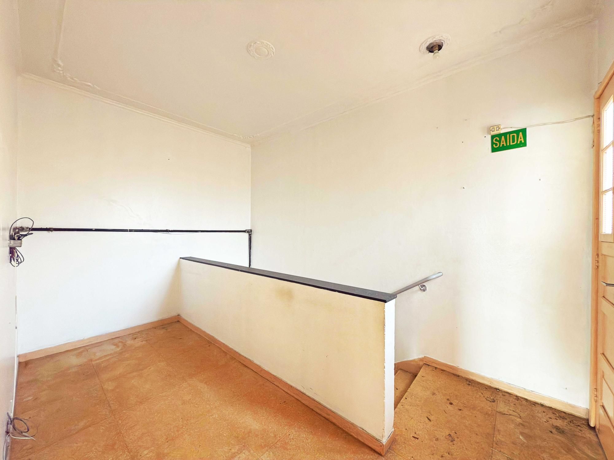 Ótimo prédio comercial no coração da Tristeza.