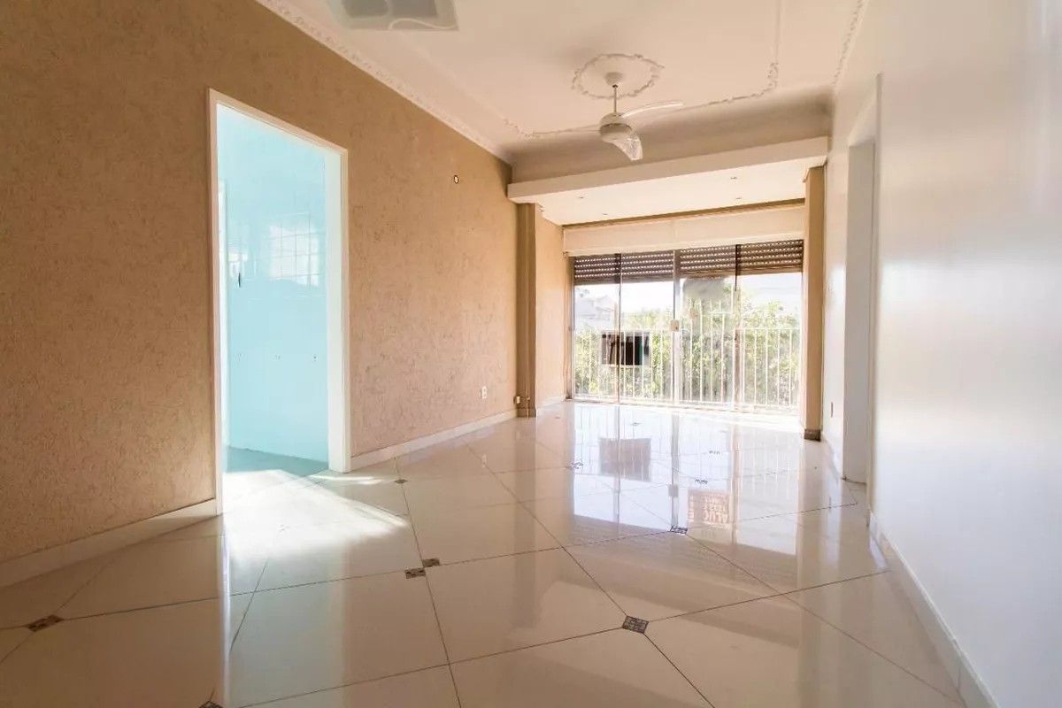 Ótimo apartamento no Menino Deus com 76,48m2 de área privativa, 3 dormitórios e 2 banheiros.