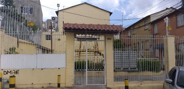 Residência em Condominio para Venda com 2 dormitórios com 1 vaga - Santo Antonio