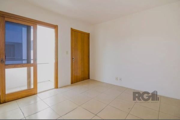 Apartamento em Porto Alegre, no bairro Medianeira, com 2 dormitório(s), e 2 banh