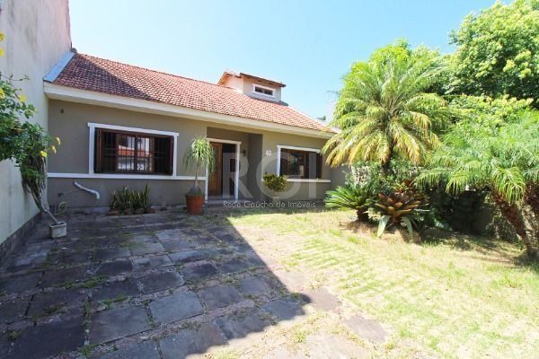 Casa para Venda - 155m², 3 dormitórios, 1 vaga - Guarujá