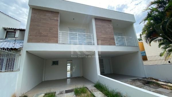 Casa para Venda - 137m², 3 dormitórios, sendo 1 suites, 2 vagas - Imperial Parqu