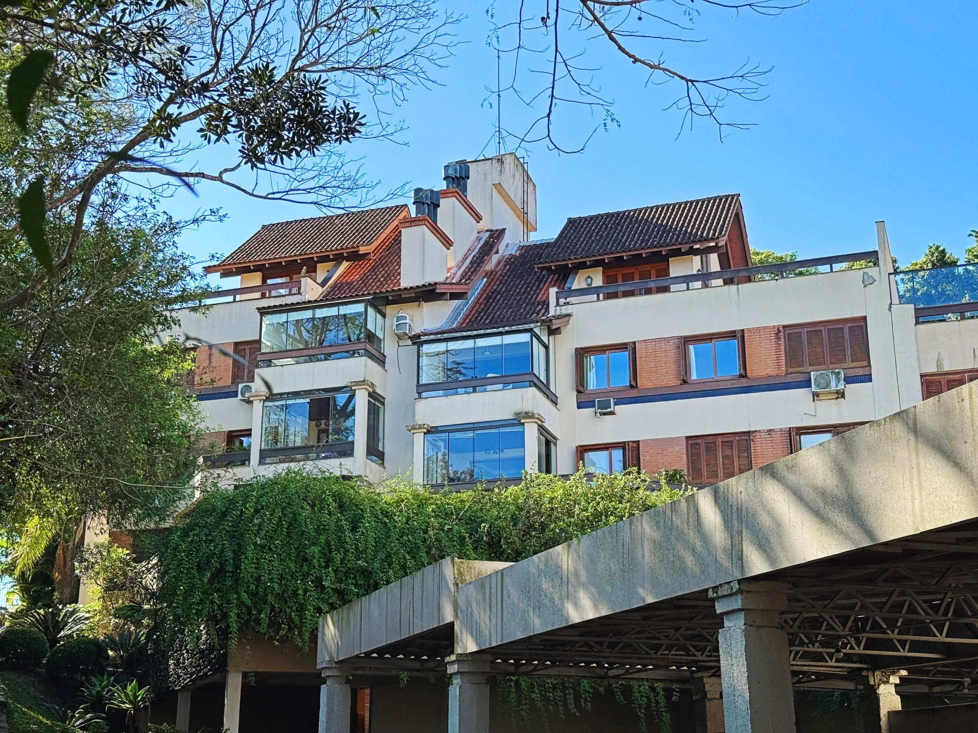 Apartamento Garden com 3 quartos, sendo 1suíte, 2 vagas em condomínio.