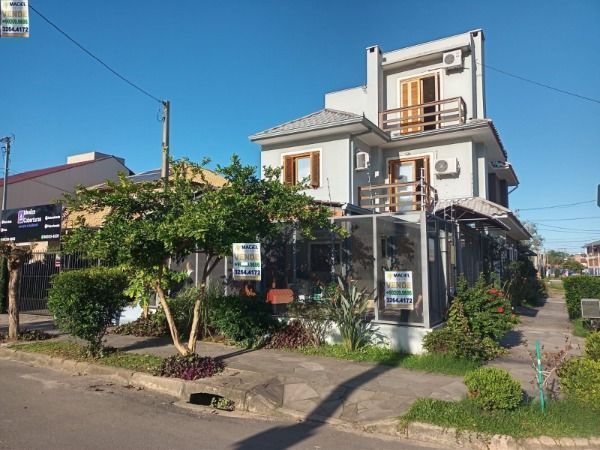 Casa para Venda - 181m², 3 dormitórios, sendo 3 suites, 2 vagas - Hípica